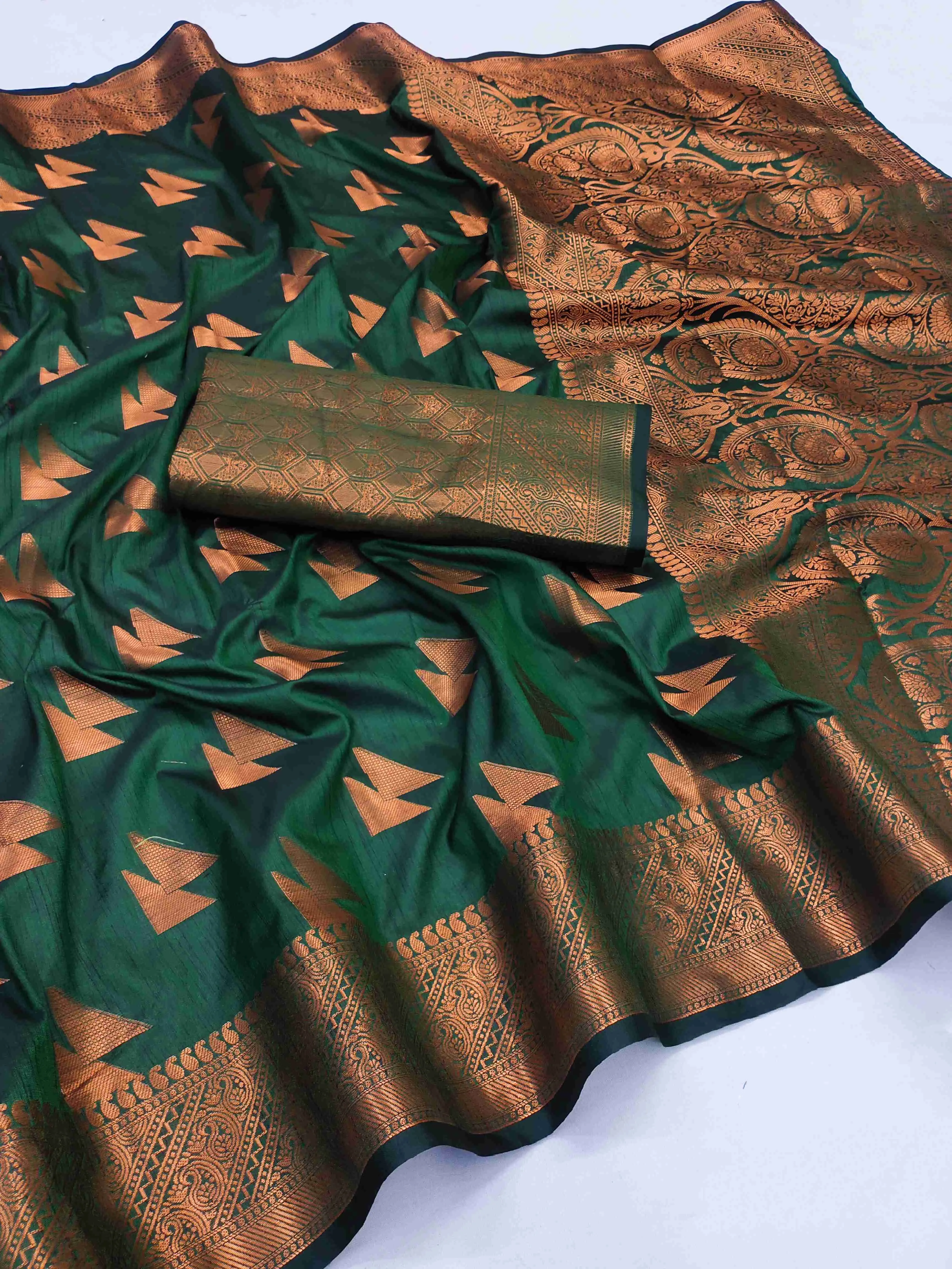 Elegant Dark Green Banarasi  Silk Saree With Forbearance Blouse Piece